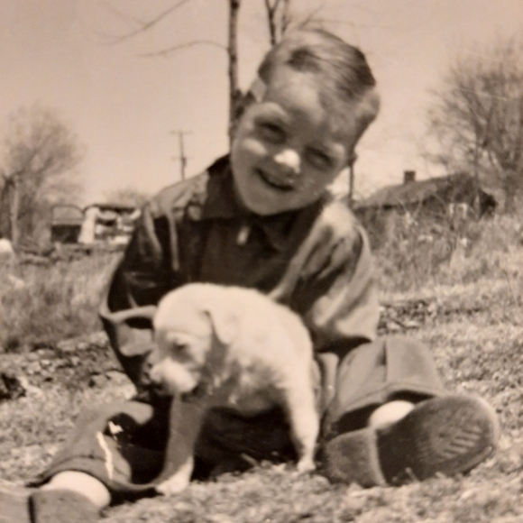 Meet Your Posher, Connie 🌻 - Picture 4 of 11